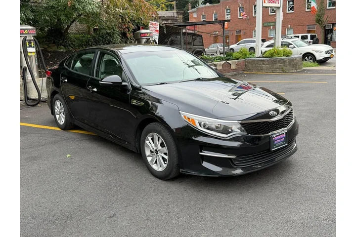 $9995 : 2017 Optima LX image 7