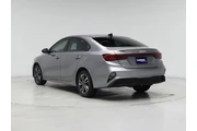 $19998 : Kia Forte 2024 LXS 4dr Sedan thumbnail