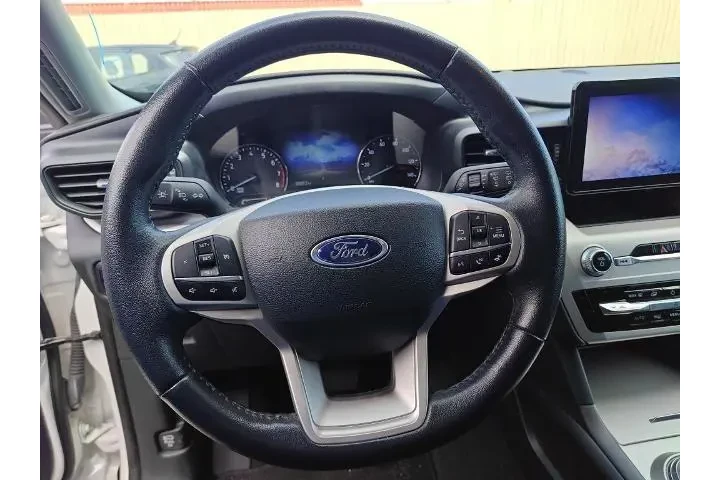 $31327 : Ford Explorer 2023 XLT 4dr S image 9