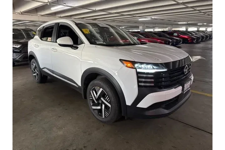 $21499 : Nissan Kicks 2025 SV 4dr Cro image 2