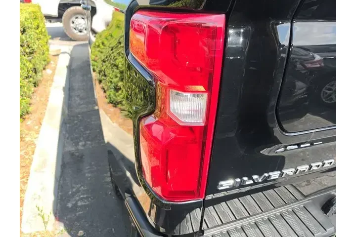 $32990 : Chevrolet Silverado 1500 Lim image 5