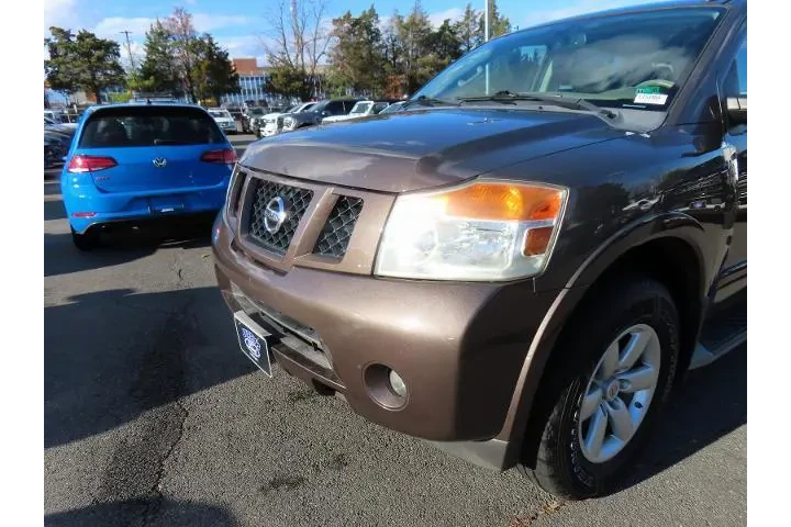$10000 : Nissan Armada 2014 4x4 SV 4d image 8