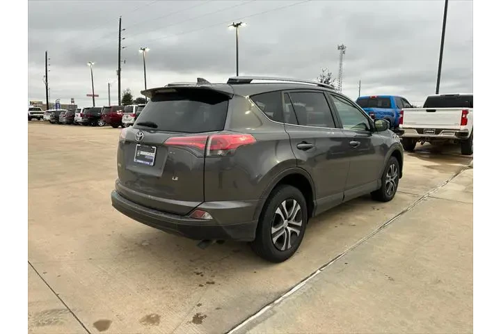 $14995 : Toyota RAV4 2017 LE 4dr SUV image 4