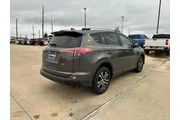 $14995 : Toyota RAV4 2017 LE 4dr SUV thumbnail