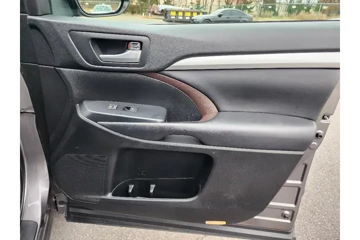 $24888 : Toyota Highlander 2017 AWD X image 10