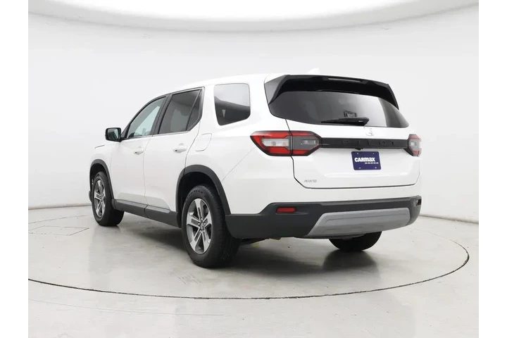 $35998 : Honda Pilot 2023 AWD EX-L 4d image 2