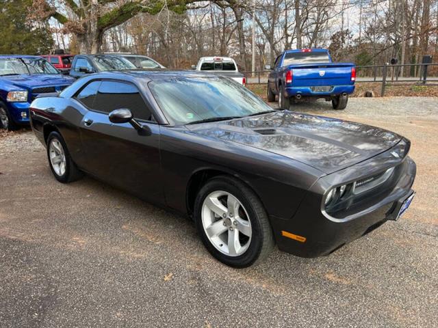 $10999 : 2013 Challenger SXT image 6