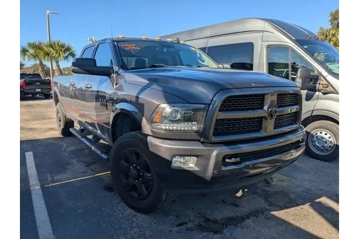 $29995 : Ram 3500 2017 4x4 Laramie 4d image 3