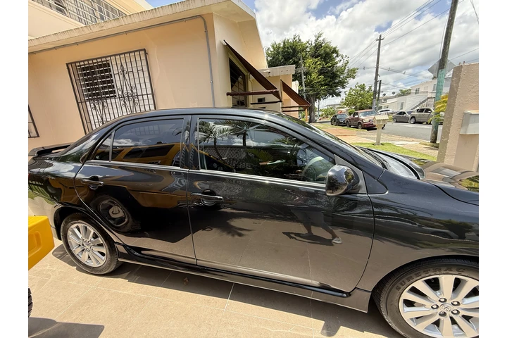 Toyota corolla image 1