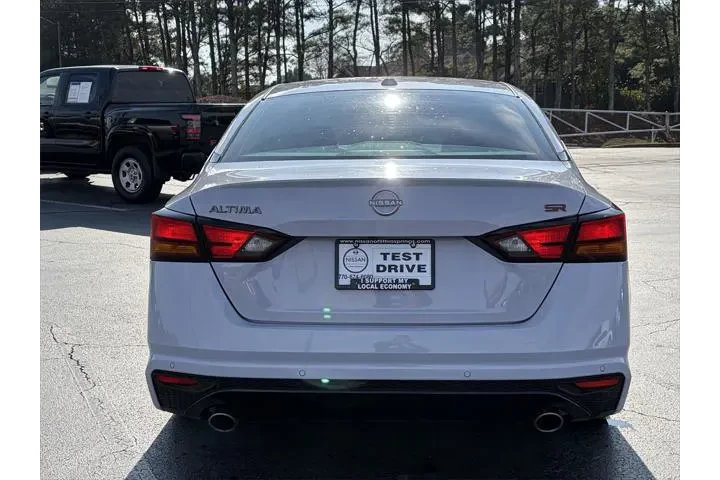 $23982 : Nissan Altima 2024 2.5 SR 4d image 4