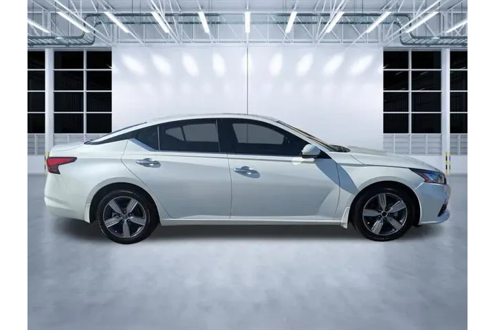 $19275 : Nissan Altima 2022 2.5 SL 4d image 3