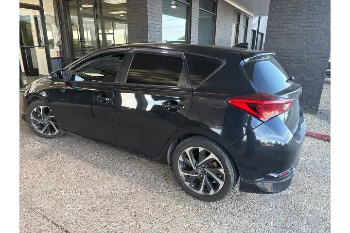 $13365 : Toyota Corolla iM 2017 4dr H image 4