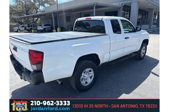 $22539 : Toyota Tacoma 2020 4x2 SR5 4 image 6