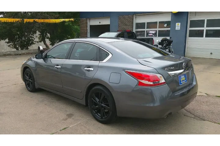 $10999 : 2015 Altima 2.5 SL image 7