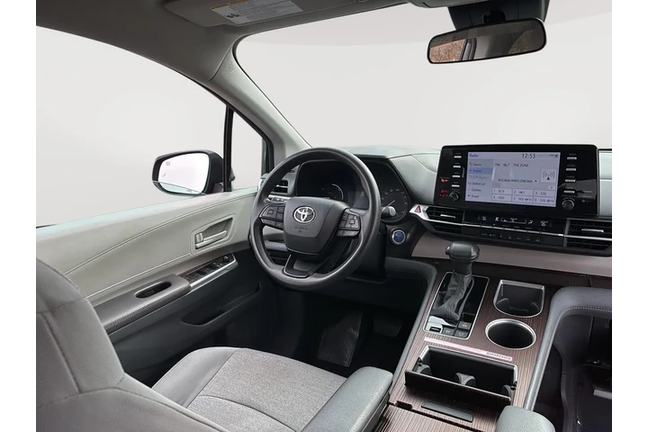 $33988 : Gold Certified 2024 Sienna LE image 8