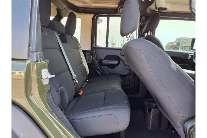 $21900 : Jeep Wrangler Unlimited 2021 image 7