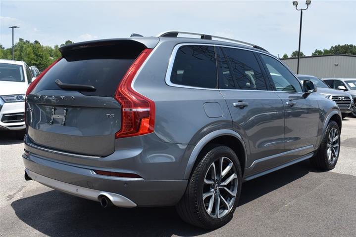 2019 XC90 T5 Momentum image 9