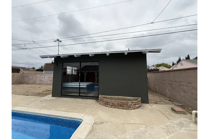 $1200 : Recámara a la renta image 1