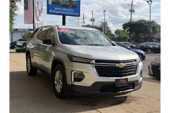 $19999 : 2022 Traverse LS image 4