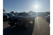 Toyota Tacoma 2024 4x4 SR5 4
