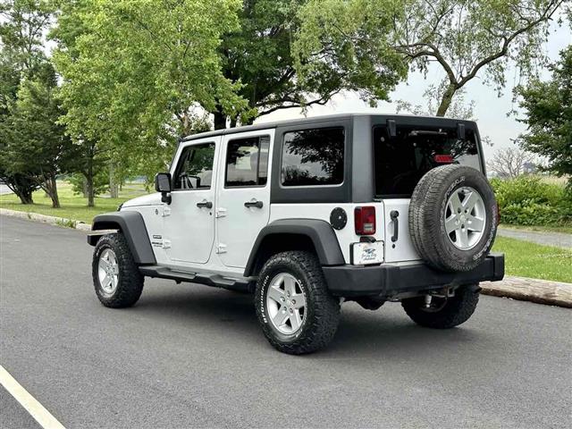 2014 Wrangler Unlimited Sport image 6