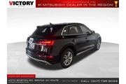 $23295 : Audi Q5 2023 AWD quattro S l thumbnail