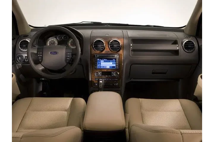 $1590 : Ford Taurus X 2008 Eddie Bau image 4