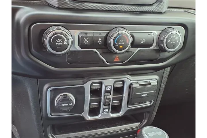 $21999 : Jeep Wrangler Unlimited 2020 image 8