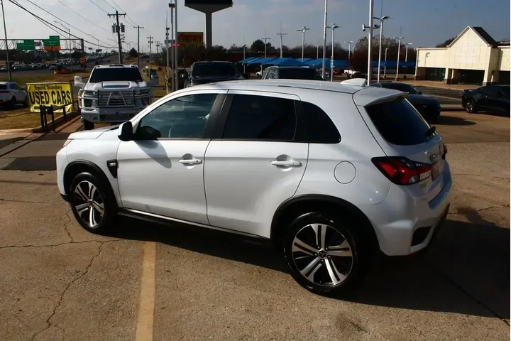 $20000 : Mitsubishi Outlander Sport 2 image 10