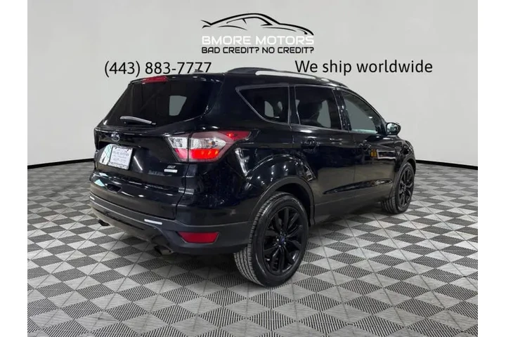 2017 Escape SE image 6