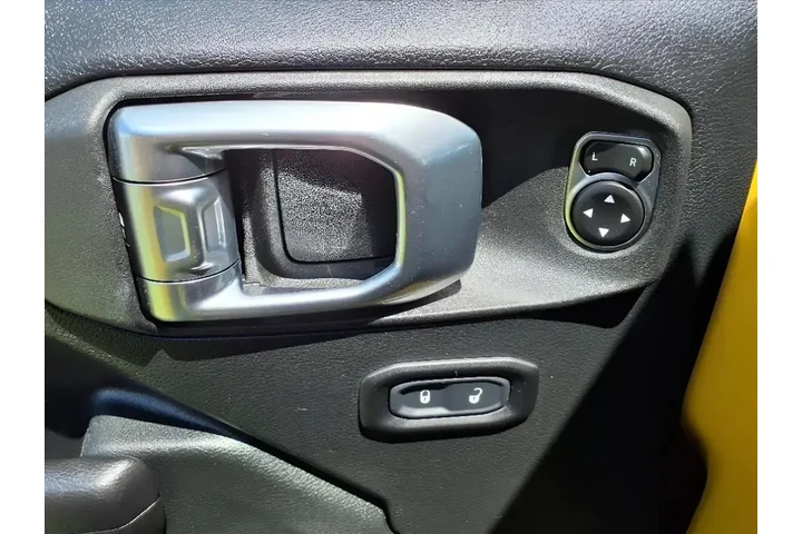 $34900 : Jeep Wrangler Unlimited 2021 image 10