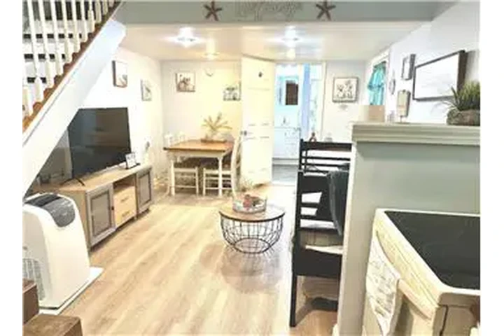 $1800 : Rental property with 1 bedro image 2