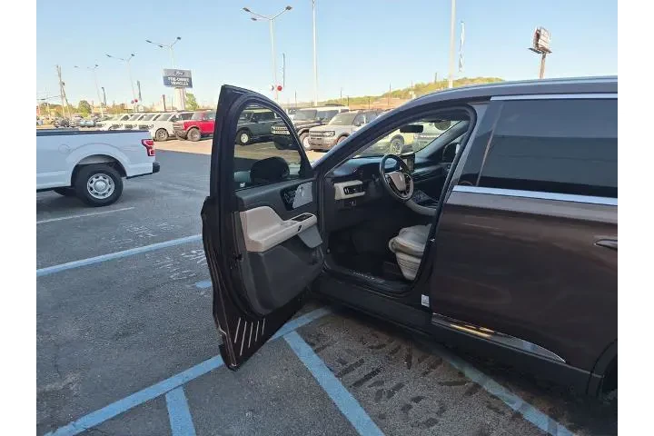 $39988 : Lincoln Aviator 2022 AWD Res image 10