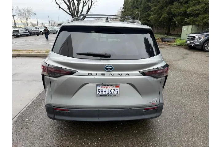 $37500 : Toyota Sienna 2023 LE 8-Pass image 4