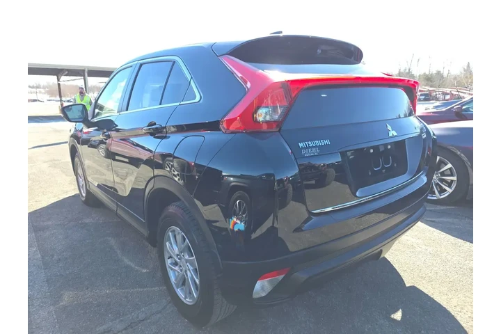 $15975 : Mitsubishi Eclipse Cross 201 image 8