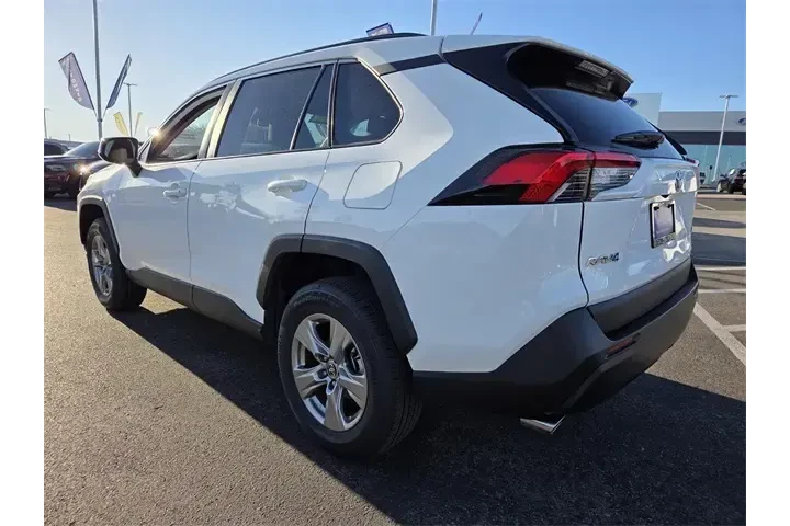 $28750 : Toyota RAV4 2024 XLE 4dr SUV image 5