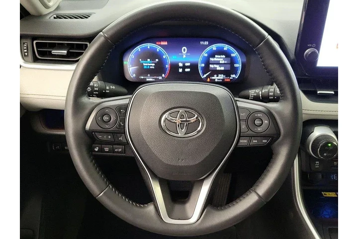 $33998 : Toyota RAV4 2023 Limited 4dr image 10