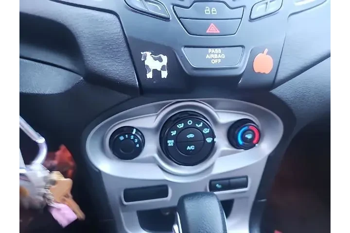 $7500 : Ford Fiesta 2015 SE 4dr Seda image 3