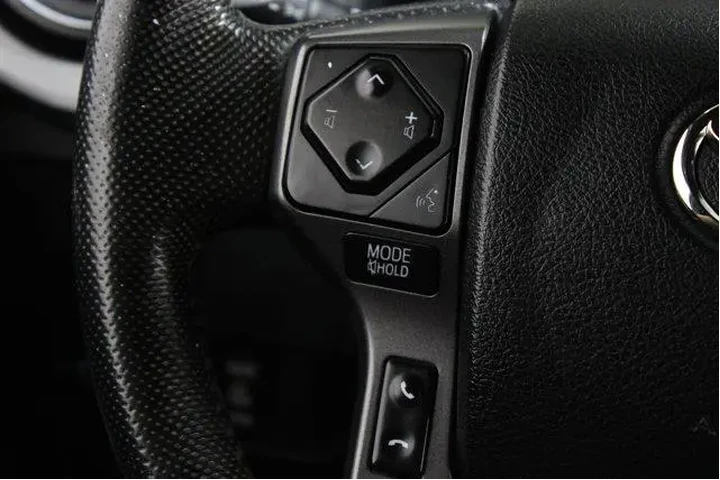 $39942 : Toyota Tacoma 2022 4x4 TRD O image 10