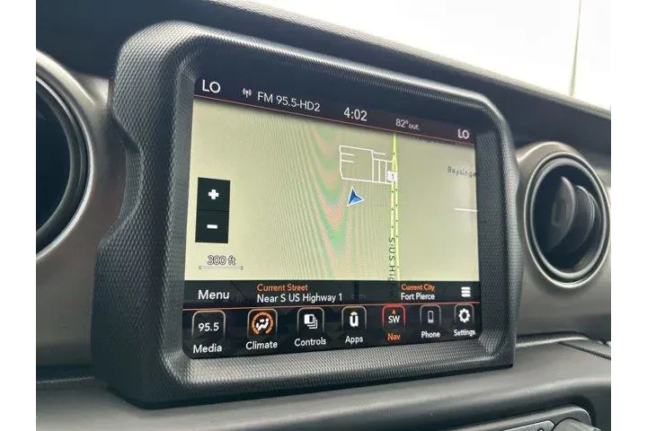 $29887 : Jeep Wrangler Unlimited 2021 image 5