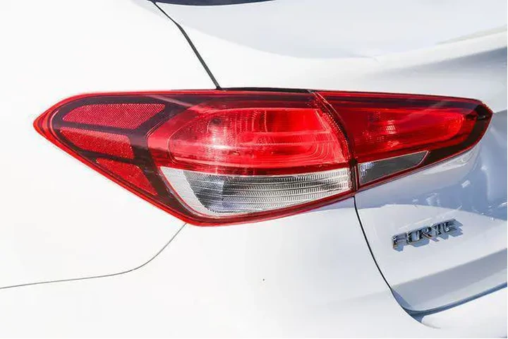 $9991 : Kia Forte 2018 LX 4dr Sedan image 10