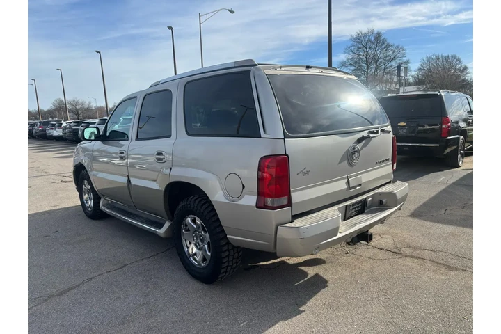$3980 : 2004 Escalade 4dr AWD image 4