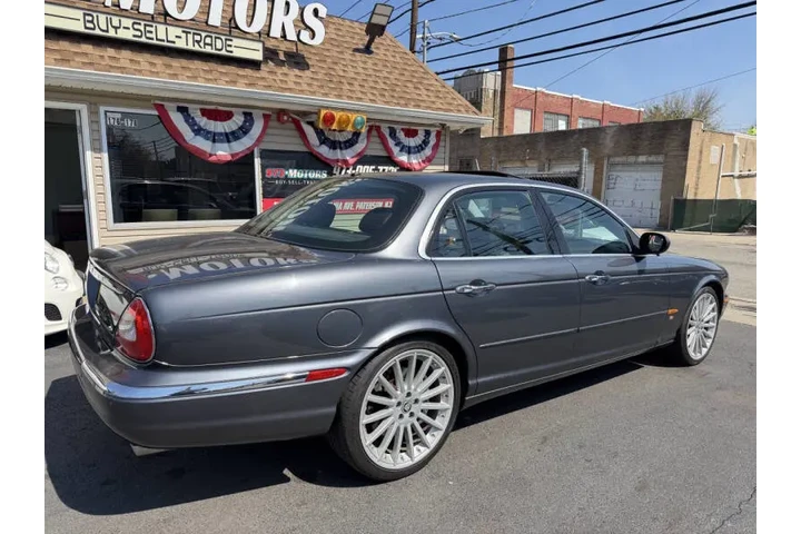 $9899 : 2005 XJR image 4