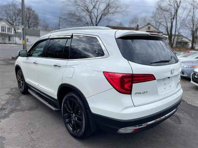 $22900 : 2017 HONDA PILOT2017 HONDA PI image 6