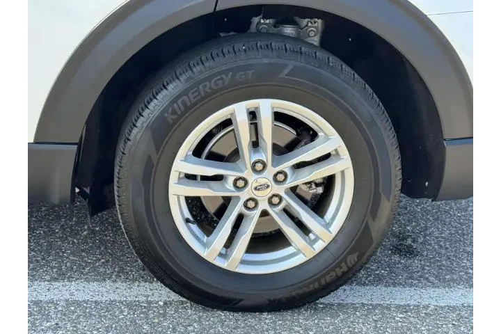 $29936 : Ford Explorer 2022 AWD XLT 4 image 9