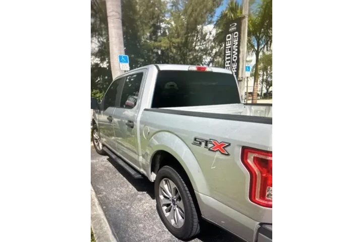 Ford F-150 2017 4x2 XL 4dr S image 3
