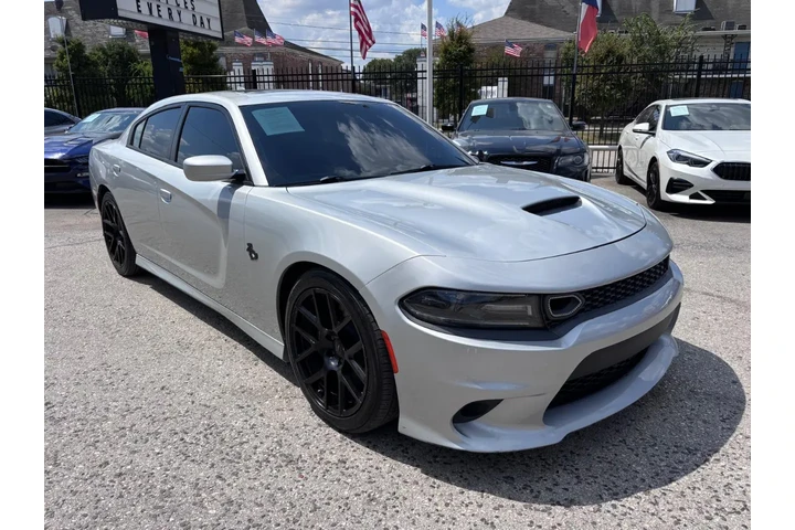 2019 Charger Scat Pack RWD image 3