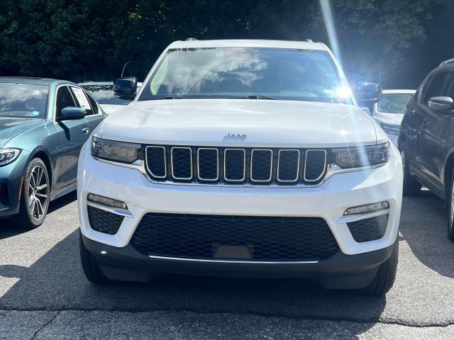 $28985 : Pre-Owned 2022 Grand Cherokee image 2