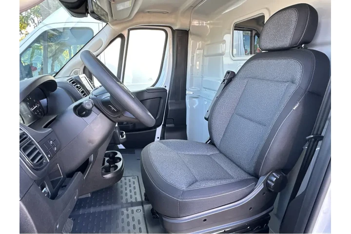 $35777 : 2024 ProMaster Cargo Van Trad image 9