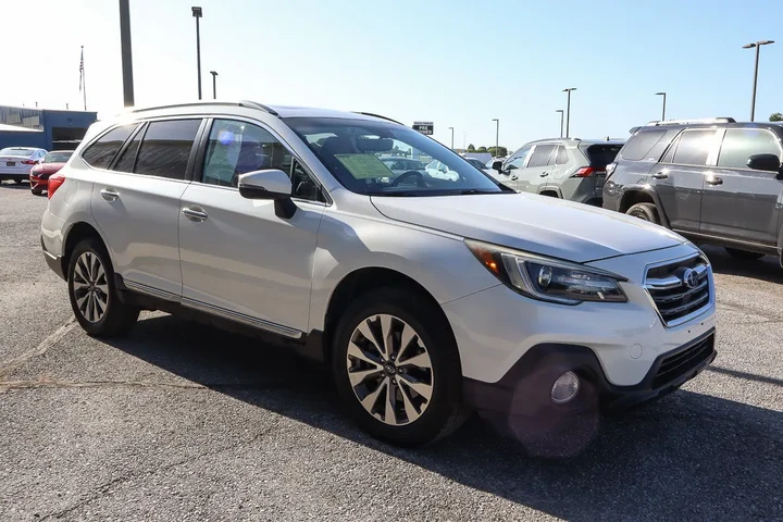 $14849 : 2018 Outback Touring image 3